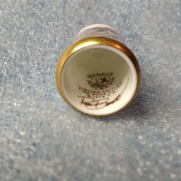 Franklin Porcelain 1979 Thimbles Birds Nuthatch Sitta Europaea - Picture 4 of 4